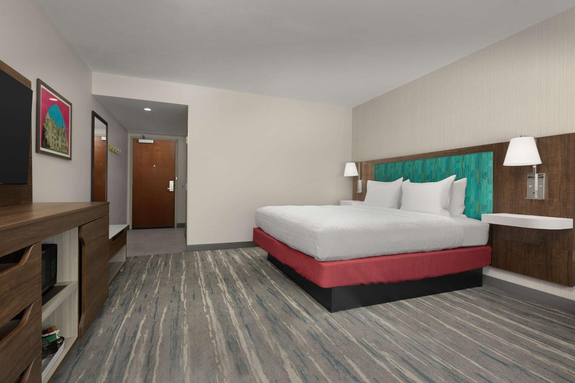 Hampton & Medical Center Hotel 3*