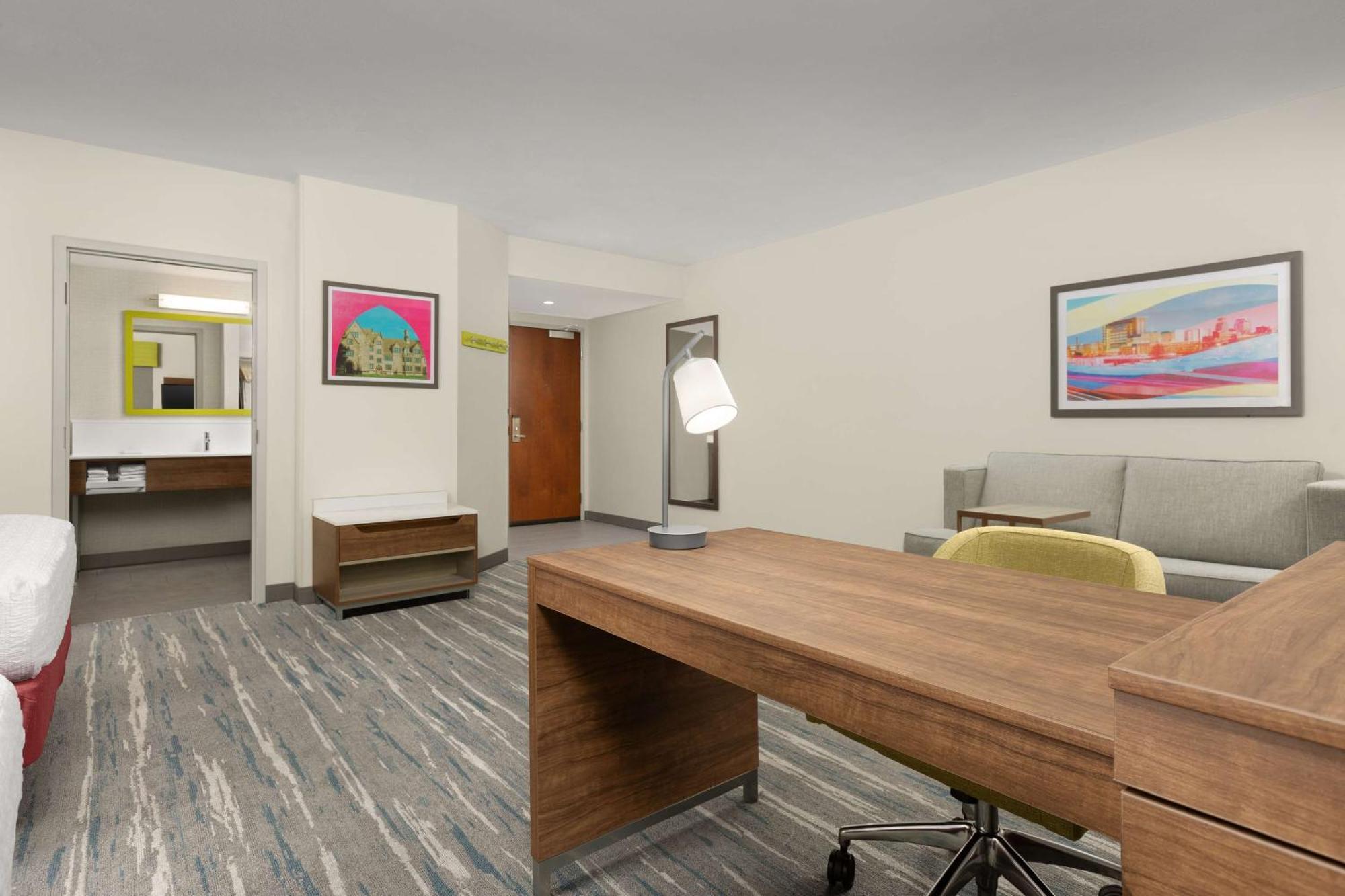 Hampton & Medical Center Hotel 3*