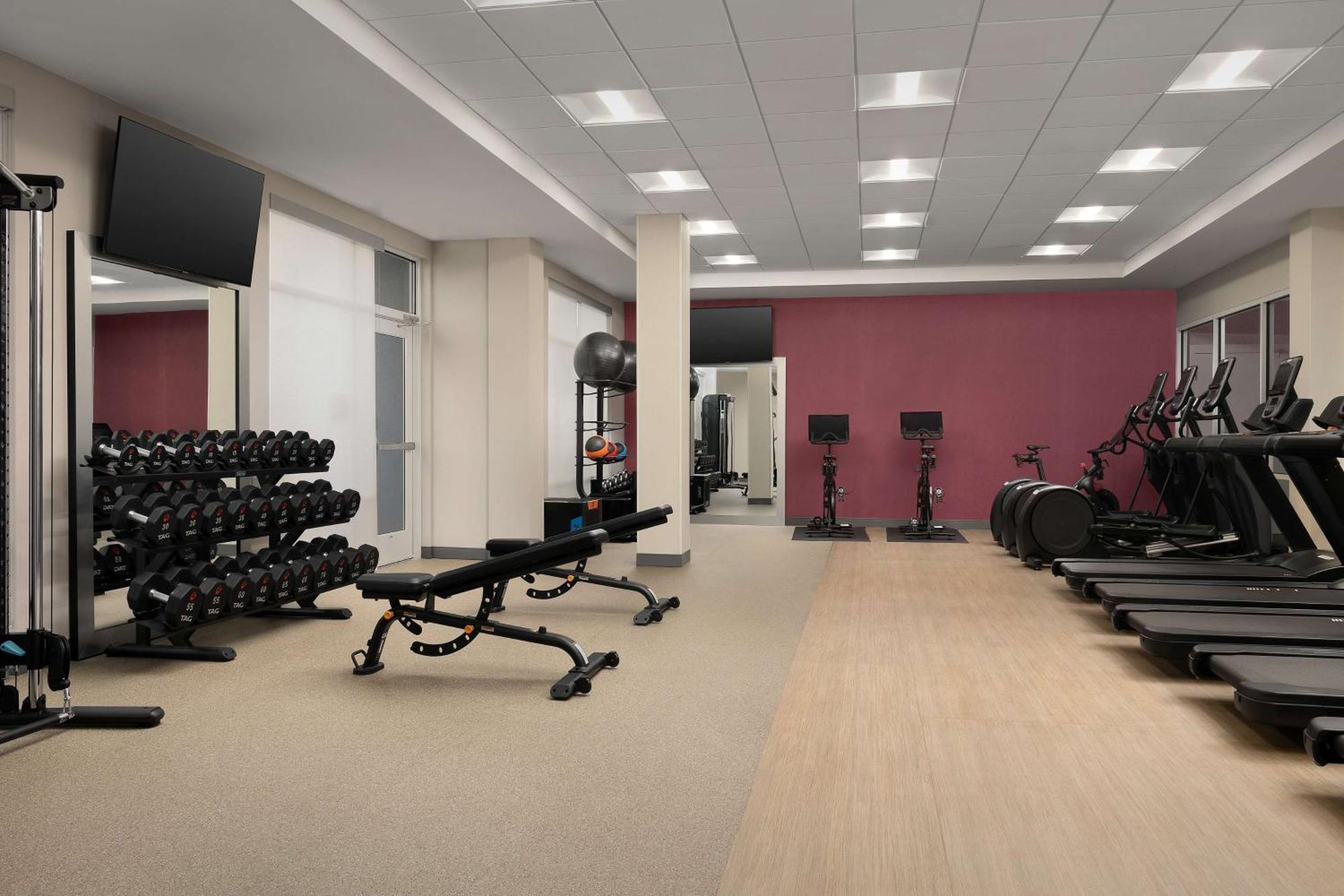 Hampton & Medical Center Hotel 3*